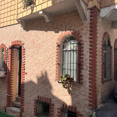 Historical Dublex In Center Of Taksim Κωνσταντινούπολη